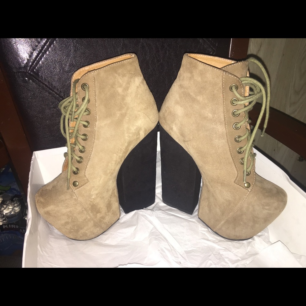 Jeffrey Campbell Freda Taupe Suede boots size 6.